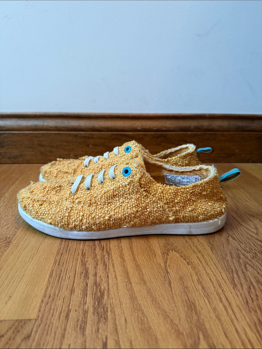 Vionic Beach Pismo Sneakers Orthotic Insole Comfort Yellowish/Blue Women’s Sz 9 - Picture 5 of 10